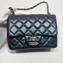 Charger l'image dans la galerie, No.4258-Chanel Lambskin Square Mini Classic Flap 17cm (Unused / 未使用品)