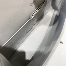 Load image into Gallery viewer, No.4470-Chanel Lambskin Medium Timeless Classic Flap Bag 25cm