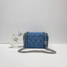 Load image into Gallery viewer, No.4421-Chanel Denim Sweet Heart Vanity With Chain (Unused / 未使用品)