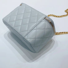 将图片加载到图库查看器,No.3919-Chanel Sweet Camellia Vanity With Chain (Brand New / 全新貨品)