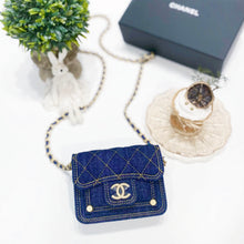 将图片加载到图库查看器,No.3889-Chanel Denim Double You Clutch With Chain( Brand New / 全新貨品)