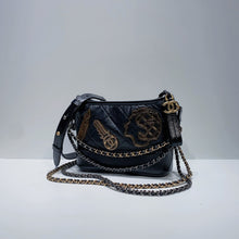画像をギャラリービューアに読み込む, No.3860-Chanel Small Gabrielle Hobo Bag With Charms Limited Edition