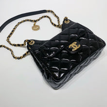 将图片加载到图库查看器,No.001602-2-Chanel Small Wavy CC Hobo Bag (Brand New / 全新貨品)