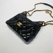 将图片加载到图库查看器,No.001602-2-Chanel Small Wavy CC Hobo Bag (Brand New / 全新貨品)