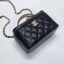 將圖片載入圖庫檢視器 No.3623-Chanel Caviar Pick Me Up Handle Vanity With Chain(Brand New / 全新)