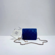 이미지를 갤러리 뷰어에 로드 , No.3723-Chanel Pearl Crush Clutch With Chain (Brand New / 全新貨品)
