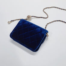 이미지를 갤러리 뷰어에 로드 , No.3723-Chanel Pearl Crush Clutch With Chain (Brand New / 全新貨品)