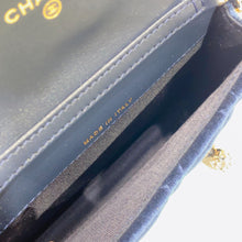 이미지를 갤러리 뷰어에 로드 , No.3723-Chanel Pearl Crush Clutch With Chain (Brand New / 全新貨品)