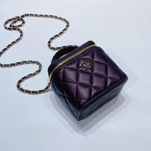 將圖片載入圖庫檢視器 No.3634-Chanel Small Classic Handle Vanity With Chain (Brand New / 全新)