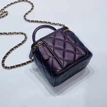 將圖片載入圖庫檢視器 No.3634-Chanel Small Classic Handle Vanity With Chain (Brand New / 全新)