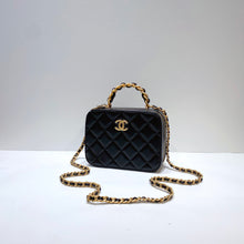 將圖片載入圖庫檢視器 No.3652-Chanel Lambskin Small Handle Vanity Case(Brand New / 全新貨品)