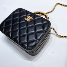 將圖片載入圖庫檢視器 No.3652-Chanel Lambskin Small Handle Vanity Case(Brand New / 全新貨品)