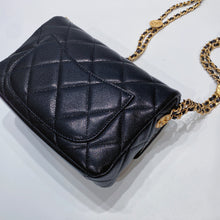 將圖片載入圖庫檢視器 No.3654-Chanel Caviar Twist Your Button Flap Bag (Brand New / 全新貨品)