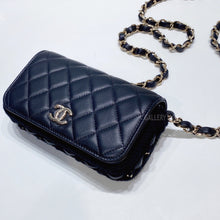 이미지를 갤러리 뷰어에 로드 , No.001305-Chanel All About Crochet Phone Holder With Chain (Brand New / 全新)