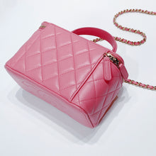 將圖片載入圖庫檢視器 No.3673-Chanel Timeless Classic Handle Vanity With Chain (Brand New / 全新貨品)