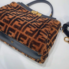 Load image into Gallery viewer, No.3803-Fendi Regular Zucca Shearling Peekaboo With Strap