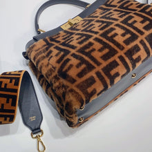 Load image into Gallery viewer, No.3803-Fendi Regular Zucca Shearling Peekaboo With Strap