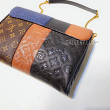 이미지를 갤러리 뷰어에 로드 , No.3008-Louis Vuitton Limited Edition Marine Monogram Blocks Pochette Plate Clutch Bag