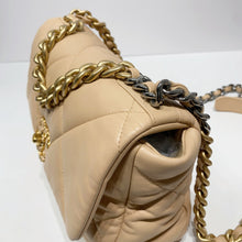이미지를 갤러리 뷰어에 로드 , No.4448-Chanel 19 Small Handbag

