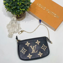 Charger l&#39;image dans la galerie, No.4270-Louis Vuitton Mini Pochette Accessories
