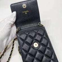 Charger l&#39;image dans la galerie, No.4486-Chanel Phone &amp; AirPods Pro Case With Chain

