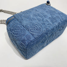 Load image into Gallery viewer, No.4421-Chanel Denim Sweet Heart Vanity With Chain (Unused / 未使用品)
