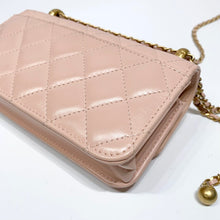 画像をギャラリービューアに読み込む, No.04558-Chanel Perfect Fit Small Flap Phone Holder With Chain
