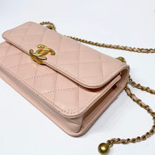 画像をギャラリービューアに読み込む, No.04558-Chanel Perfect Fit Small Flap Phone Holder With Chain
