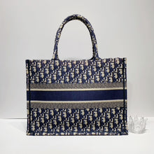 画像をギャラリービューアに読み込む, No.4338-Dior Medium Oblique Embroidery Book Tote
