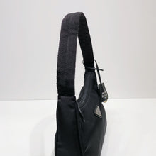 이미지를 갤러리 뷰어에 로드 , No.4507-Prada Re-Edition 2000 Nylon Mini Bag
