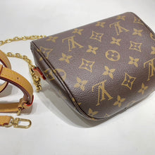 Load image into Gallery viewer, No.4375-Louis Vuitton Mini Bumpbag
