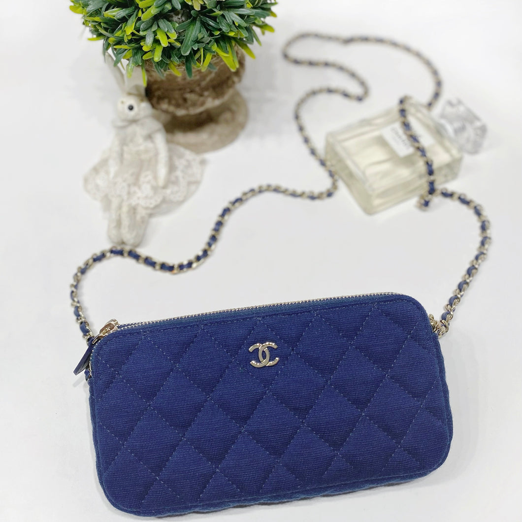 No.4517-Chanel Jersey Clutch With Chain