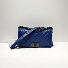 이미지를 갤러리 뷰어에 로드 , No.4308-Chanel Calfskin So Black Boy 25cm
