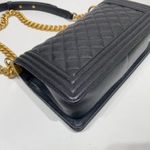 Load image into Gallery viewer, No.003008-Chanel Caviar Boy 25cm

