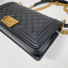 Load image into Gallery viewer, No.003008-Chanel Caviar Boy 25cm

