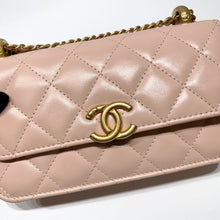 画像をギャラリービューアに読み込む, No.04558-Chanel Perfect Fit Small Flap Phone Holder With Chain
