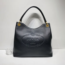 Load image into Gallery viewer, No.4350-Prada Vitello Phenix Embossed Logo Hobo Tote Bag
