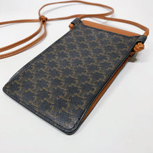 画像をギャラリービューアに読み込む, No.4508-Celine Triomphe Phone Bag
