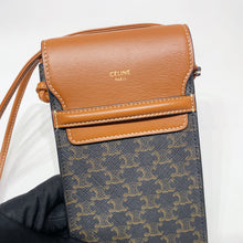 画像をギャラリービューアに読み込む, No.4508-Celine Triomphe Phone Bag
