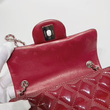 Charger l&#39;image dans la galerie, No.4345-Chanel Patent Timeless Classic Mini Flap Bag
