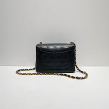 Load image into Gallery viewer, No.4332-Chanel Vintage Timeless Classic Flap Mini 17cm
