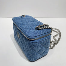 将图片加载到图库查看器，No.4421-Chanel Denim Sweet Heart Vanity With Chain (Unused / 未使用品)
