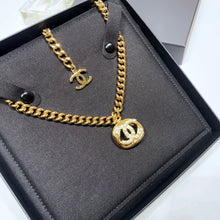 Load image into Gallery viewer, No.4484-Chanel Metal Pearl Coco Mark Necklace (Unused/ 未使用品)
