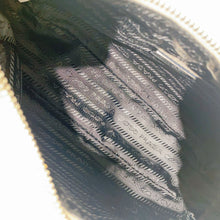 이미지를 갤러리 뷰어에 로드 , No.4505-Prada Re-Edition 2000 Terry Mini Bag
