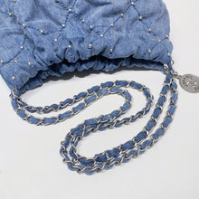 画像をギャラリービューアに読み込む, No.4520-Chanel Denim Small 22 Tote Bag
