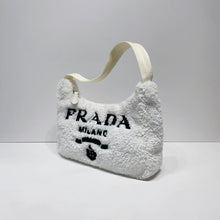 이미지를 갤러리 뷰어에 로드 , No.4505-Prada Re-Edition 2000 Terry Mini Bag
