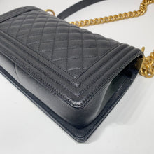 Load image into Gallery viewer, No.003008-Chanel Caviar Boy 25cm
