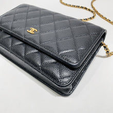 Charger l&#39;image dans la galerie, No.001693-Chanel Caviar Timeless Classic Wallet On Chain
