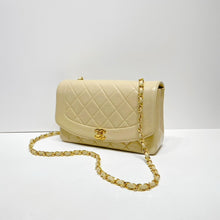 画像をギャラリービューアに読み込む, No.001694-Chanel Vintage Lambskin Diana Bag 25cm
