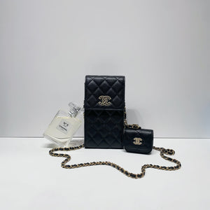 No.4486-Chanel Phone &amp; AirPods Pro Case With Chain